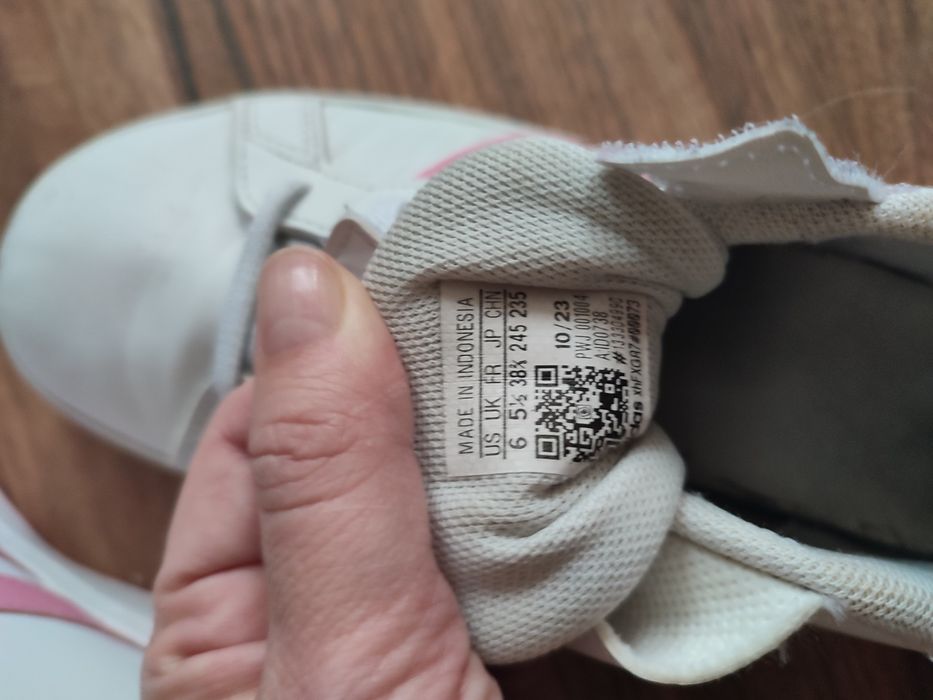 Adidas кроссовки 38