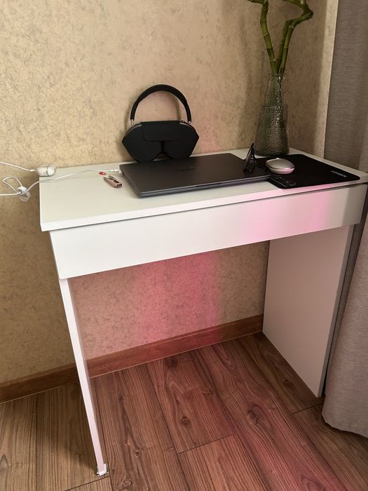 Рабочий стол, белый