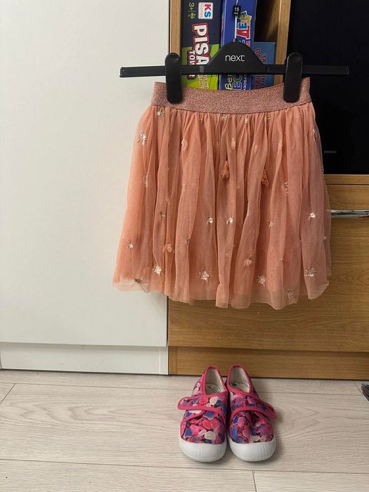 Детски сет пола и пантофки 4/6г