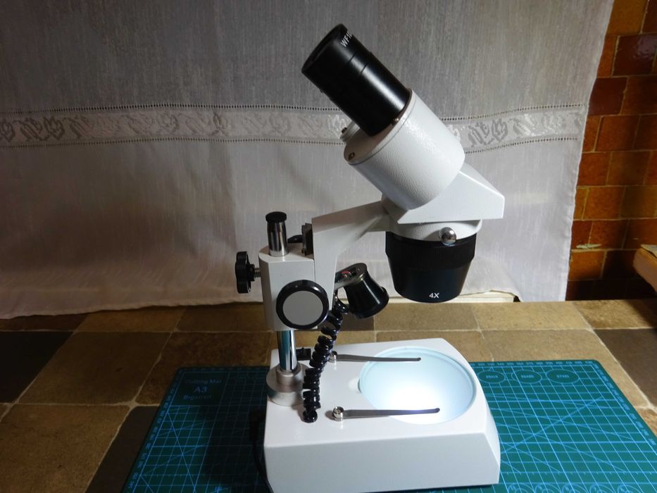 Microscop stereo 20-40x