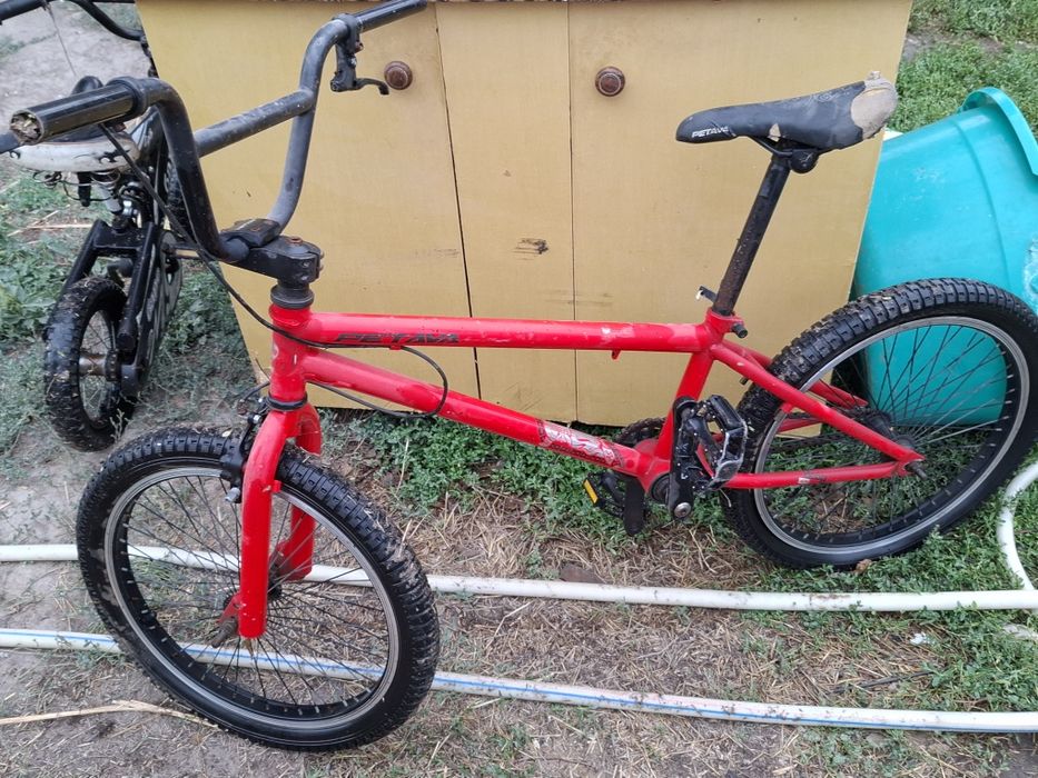 BMX велосипед красный свет