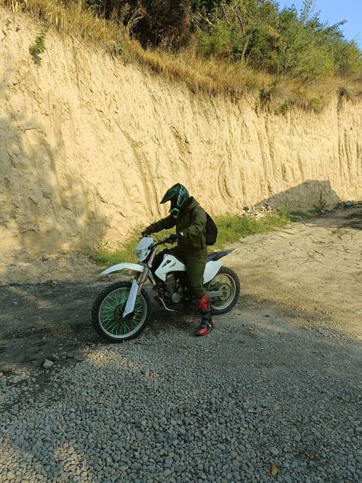 Мотоцикл эндуро 06