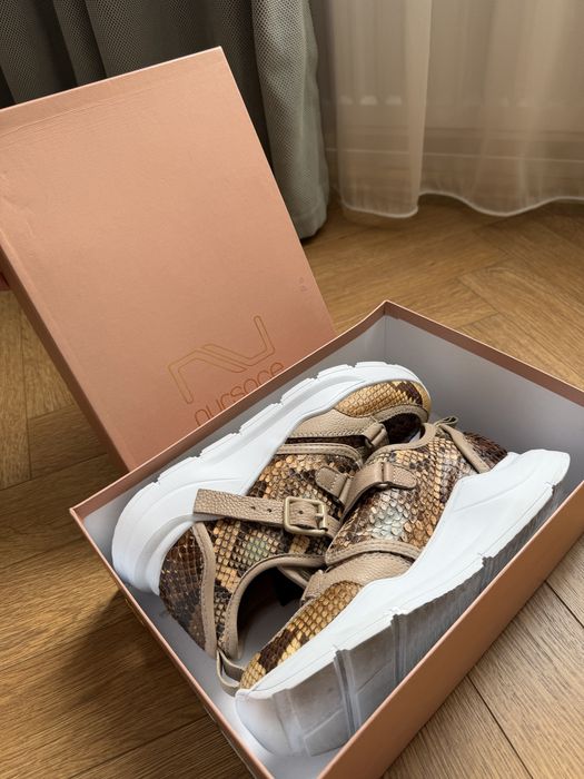 Кроссовки Nursace