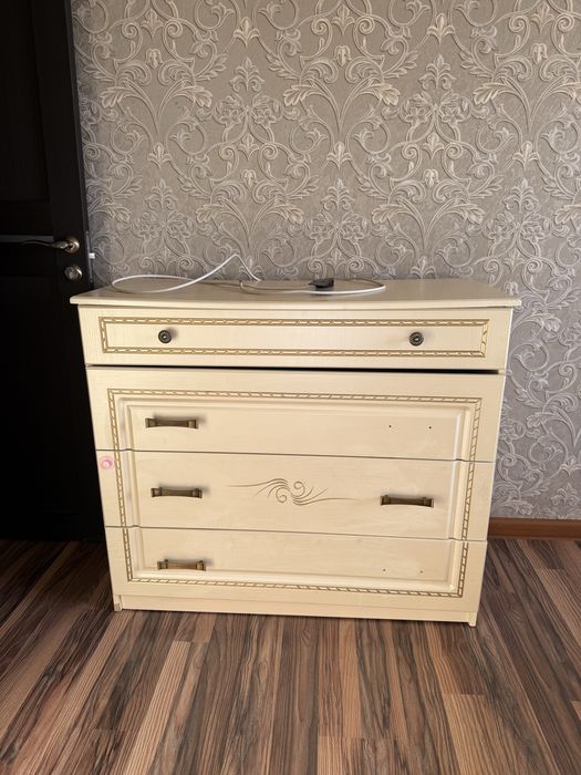 Комод для вещей в спальню