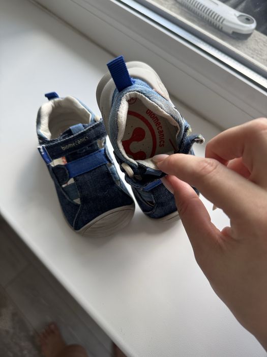 Сандали обувь для первых шагов