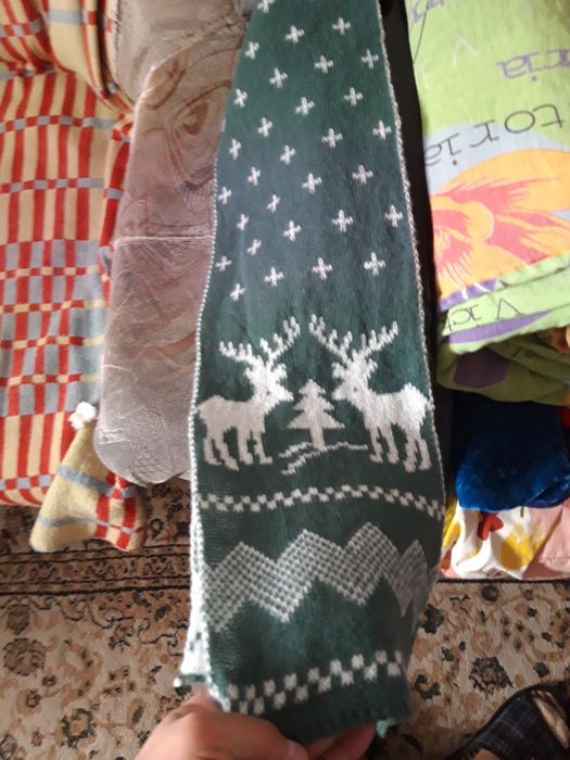 Продам шарф с оленями