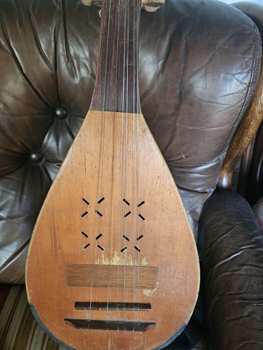 Cobza autentica veche