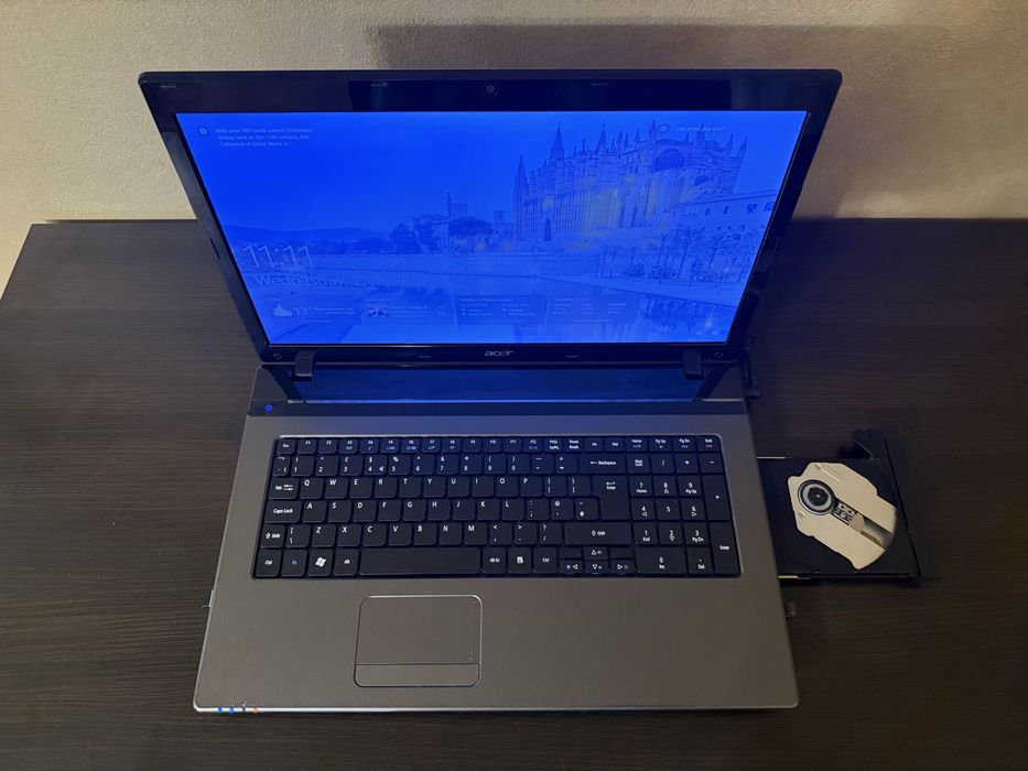 Laptop Acer Aspire 7750g Intel Core i3 12GB RAM, 250 GB SSD, 17,3” HD display