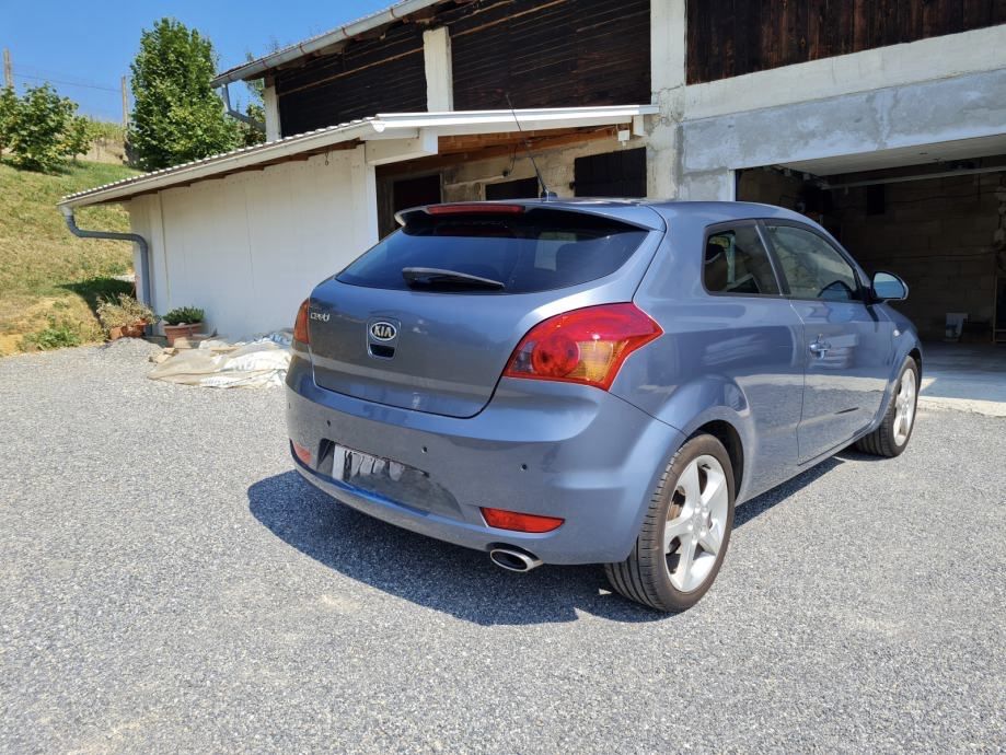 Спойлер с трети стоп за Kia Pro Ceed 2006-2012