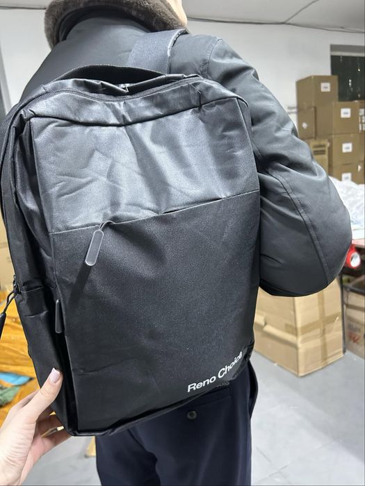 Черный рюкзак от Oppo