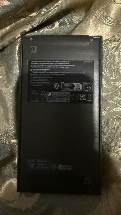 Продавам телефон Samsung S25