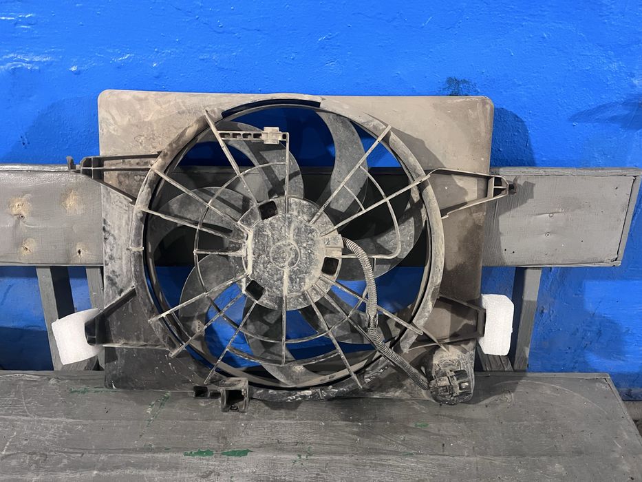 продам б/у дефузор соната 2011  лепестки целые .