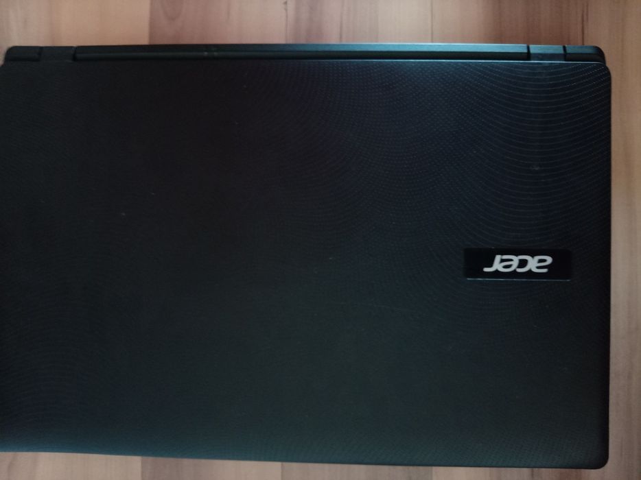 Acer notbuk holati yahshi dars tayorlashva kundalik ishlarga