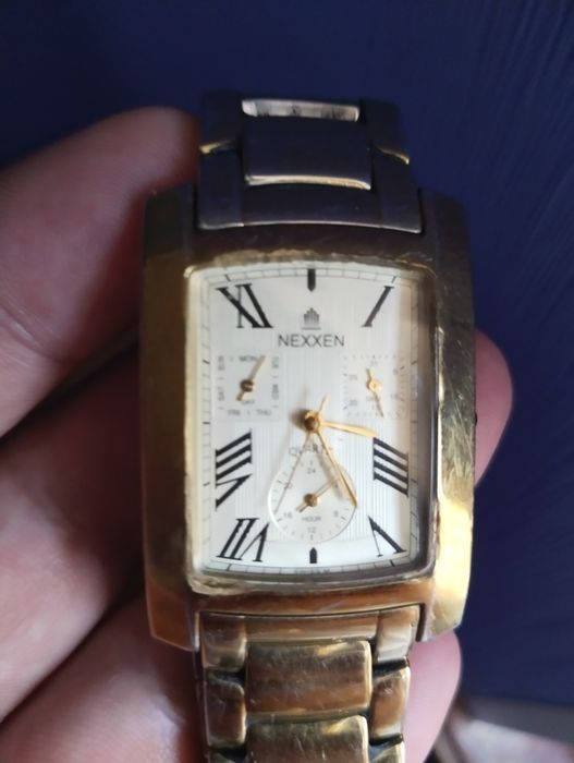 Часы наручные в отличном состоянии