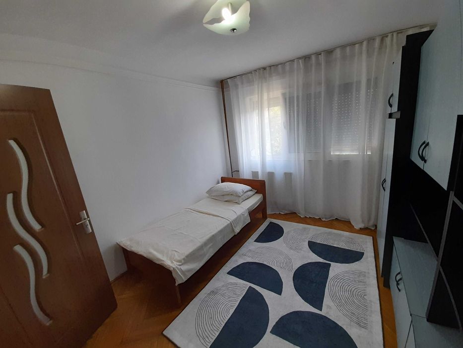 Chirie apartament 3 camere, Nufaru 1, etaj 3