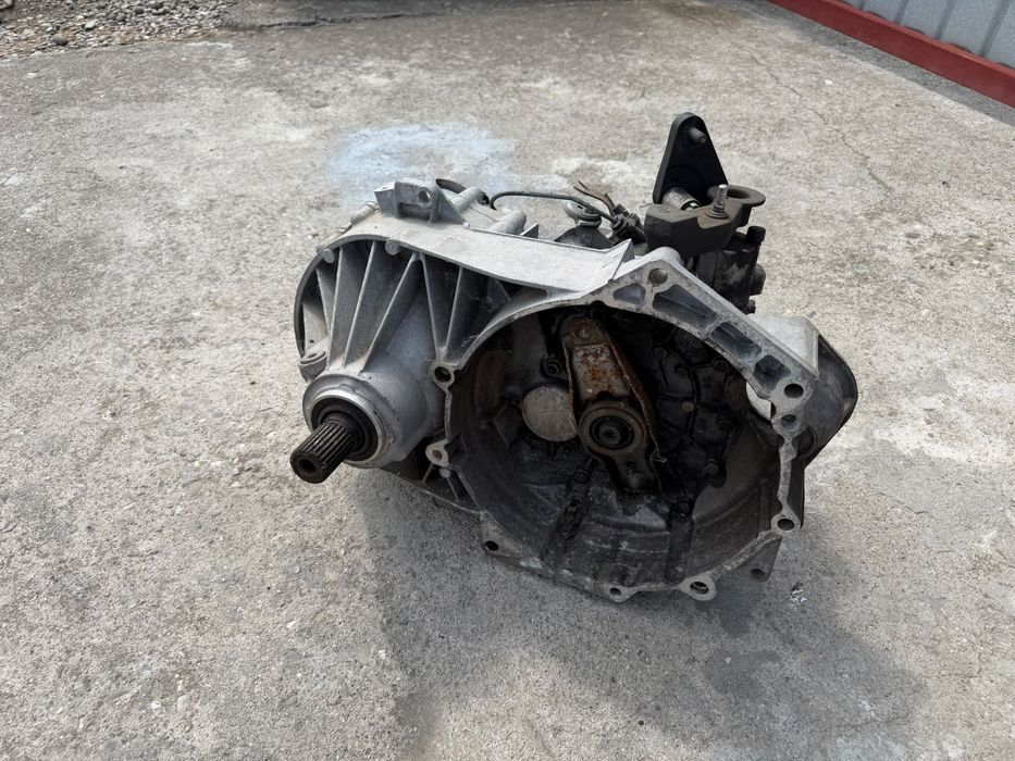 Far Motor / Cutie viteze 5 trepte - VW transporter T5 - 2.0 Tdi - 2011 -
