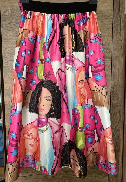 Цветна пола за пролет/лято