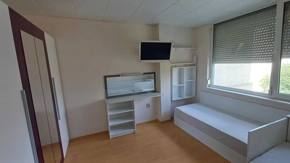 Дава се под наем Тристаен апартамент в Казанлък - 85 кв.м за 255 € - Снимка #3