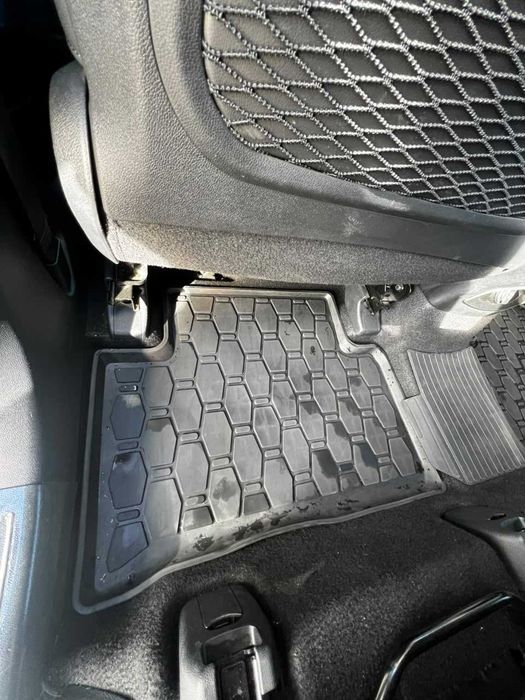 Автоковрики на  Kia Sorento