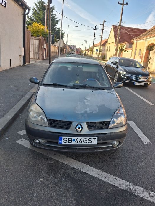 Vând Renault  simbol