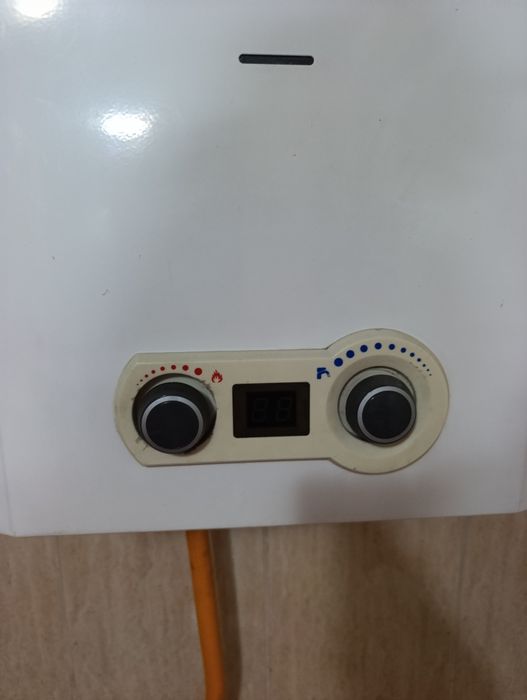 Продам газовую колонку