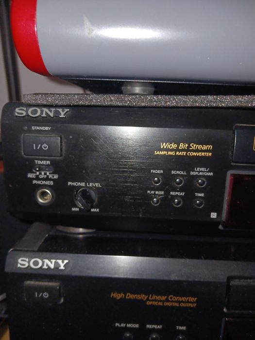 Compact disc sony  cdp xe 220 stare foarte buna