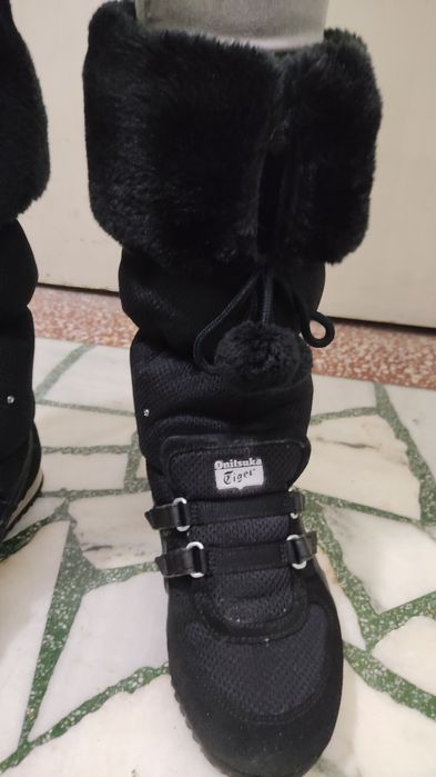 Обувки дамски ASICS зимни