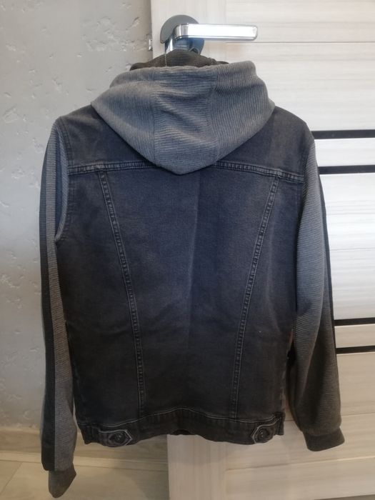 Джинсовая куртка-байка.