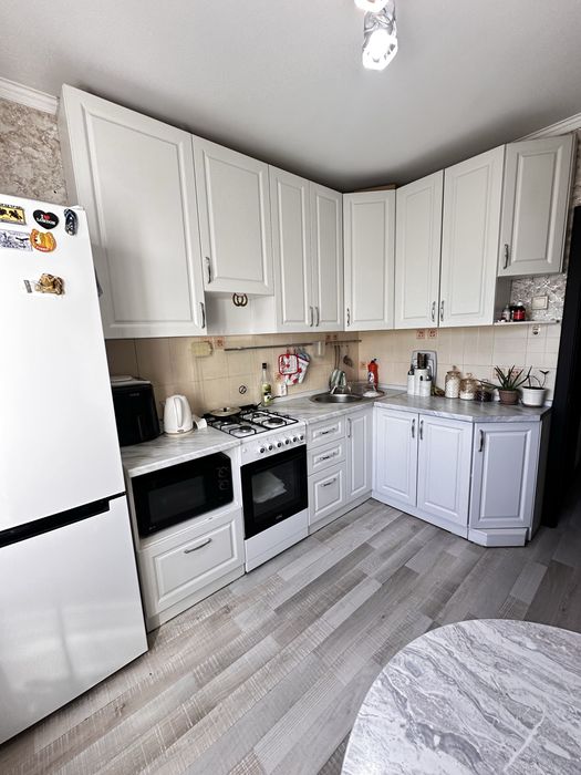 Продам 4 комн квартиру