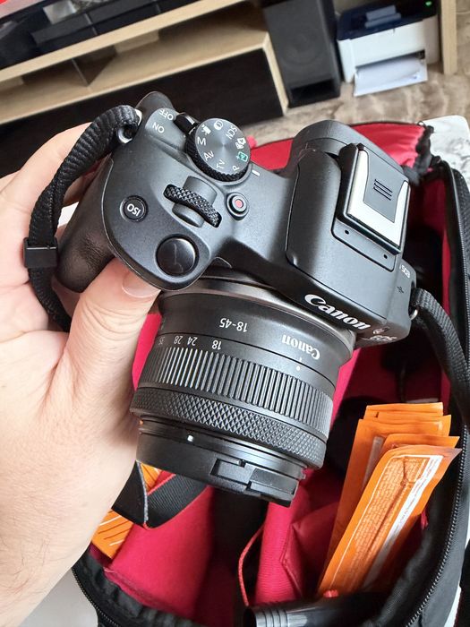 Canon R50 + 2 obiective + rucsac