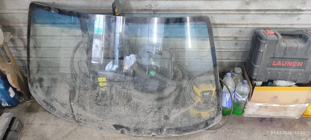 Лобовое стекло мазда кронос