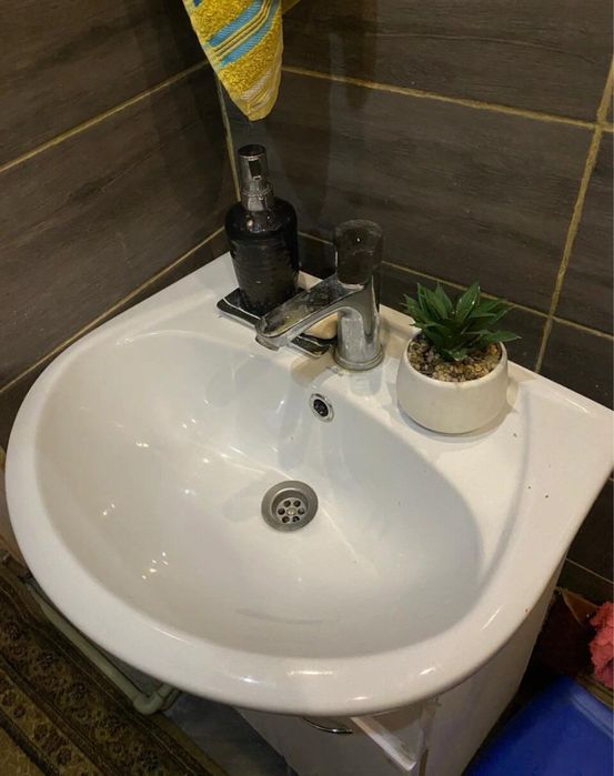 Раковина с тумбой