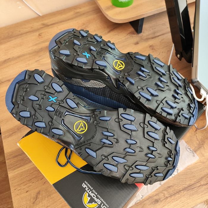 Треккинговые кроссовки la sportiva