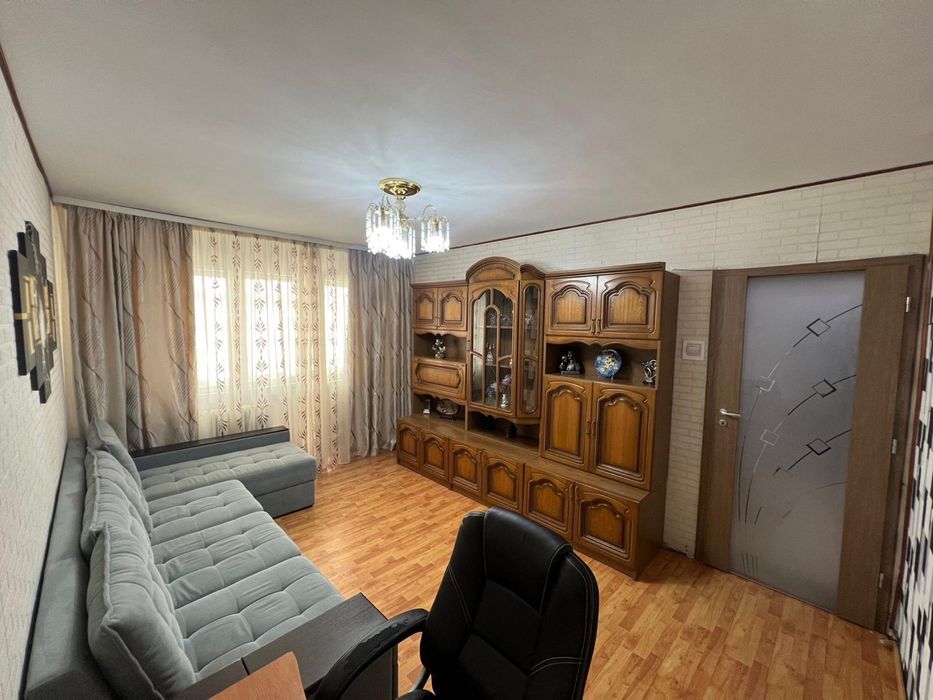 PF Inchiriez DOAR 1 camera in Ap cu 3 camere Podu Ros Decomandat