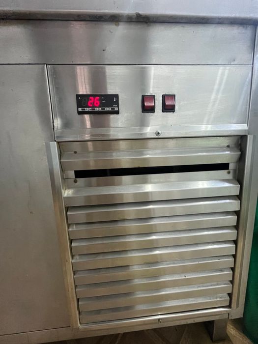 Хладилна маса за заведение