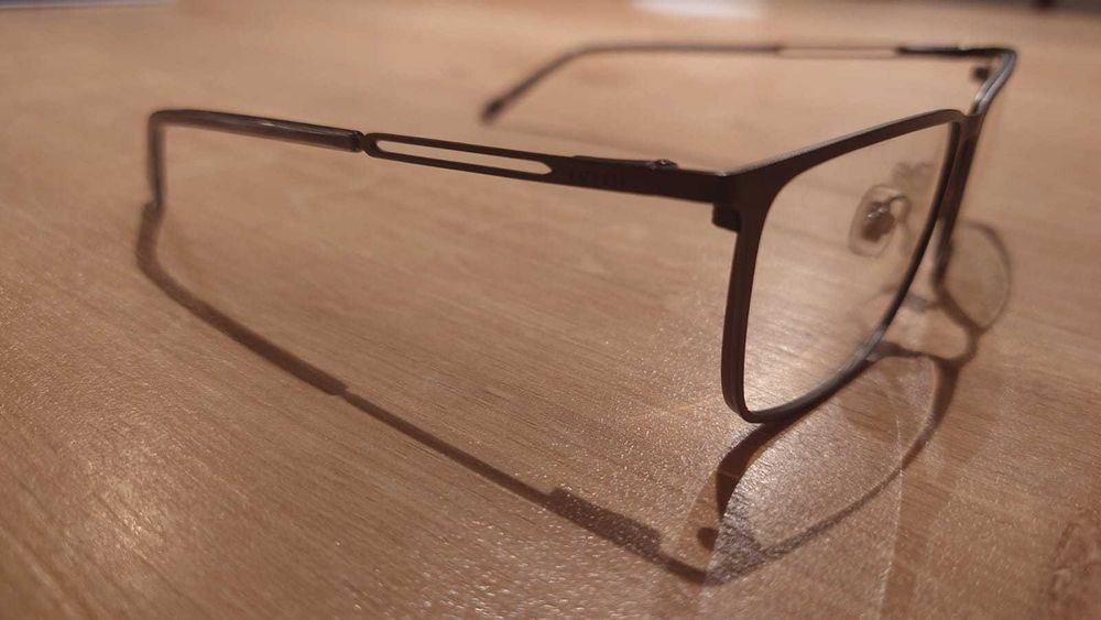 Ochelari vedere Fossil, rama metalica si lentile essilor +0,50, ambele