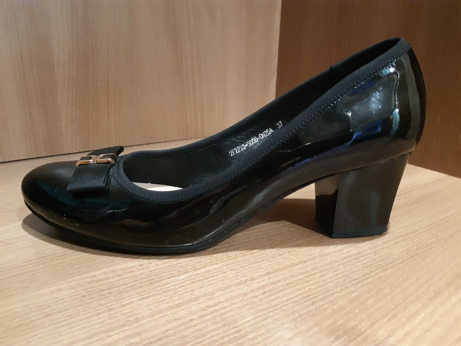 Продам туфли 37 размер