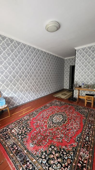 Сдаётся 1-3-5 в общежитии, сан узел внутри,кухня общая