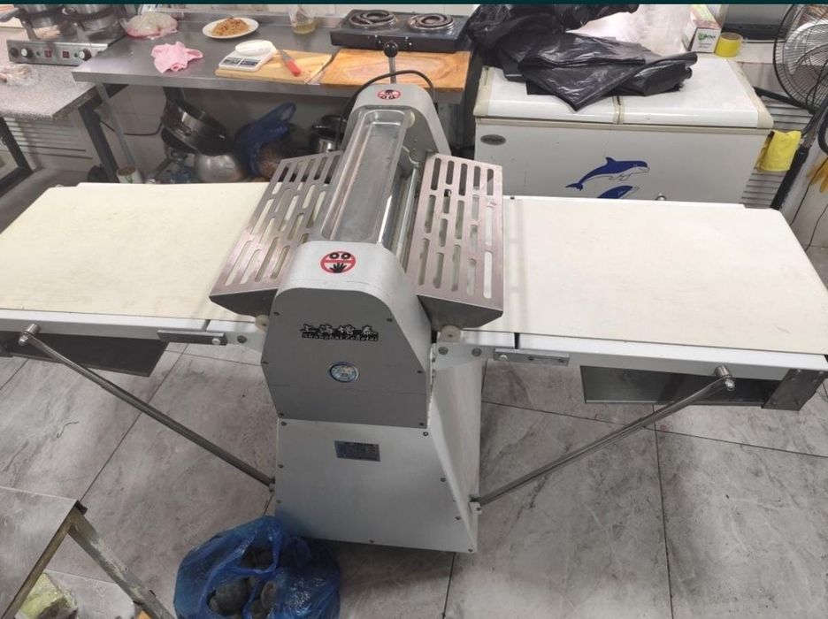 Продам тестораскаточную машинку