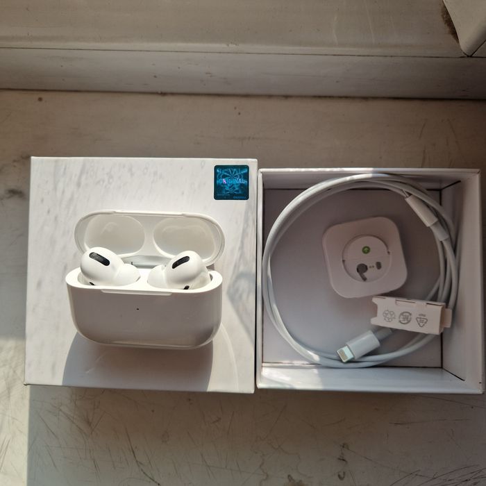 Наушники почти новые.