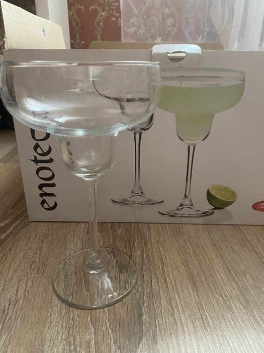 Продам бокалы для мартини