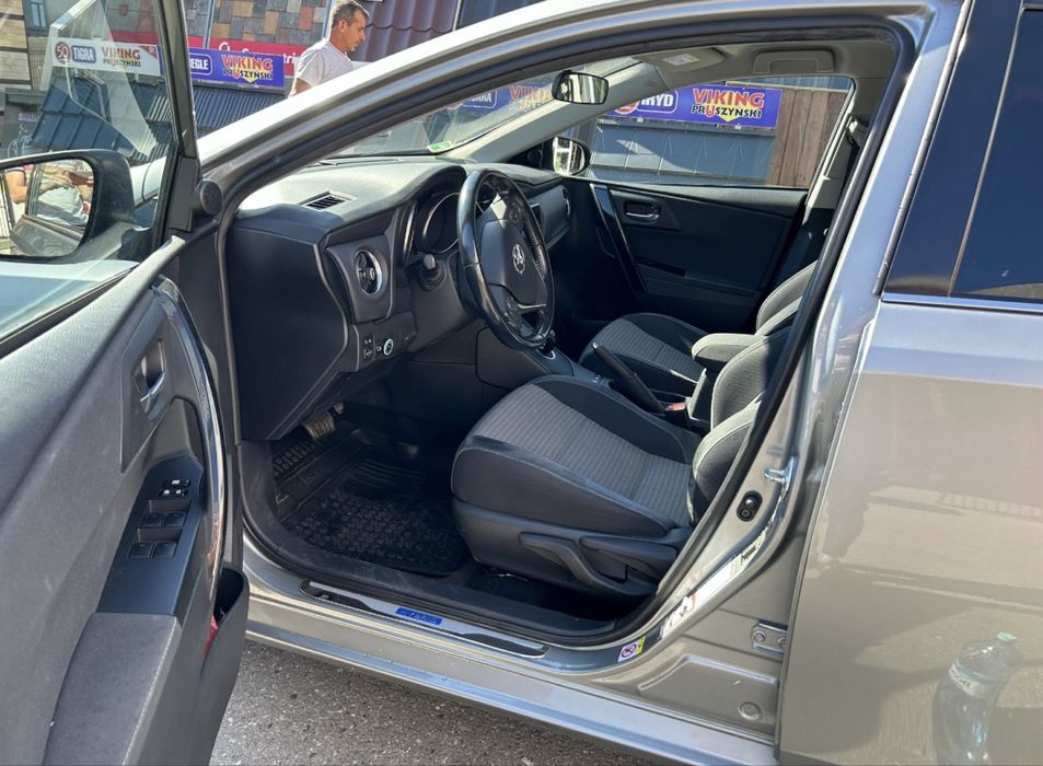 Inchiriez pt Uber/Bolt Toyota Auris Hybrid Colant GPL GAZ CLUJ Napoca