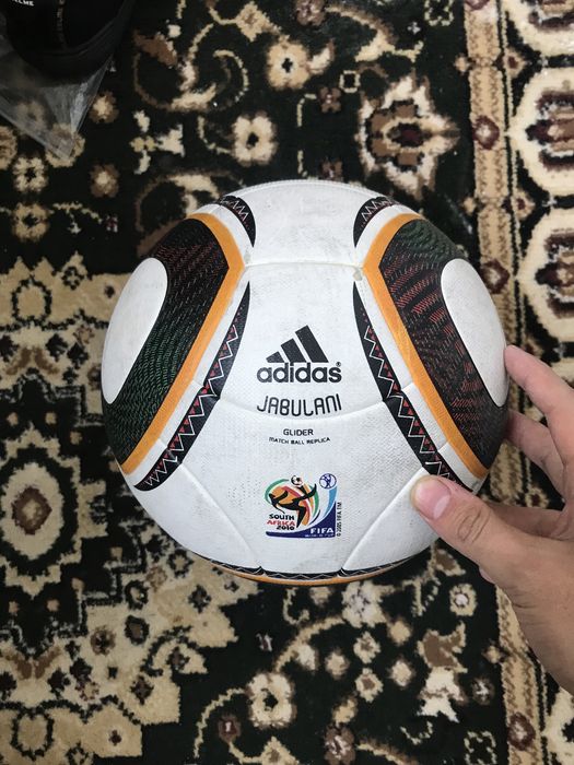 Футбольный мяч Jabulani