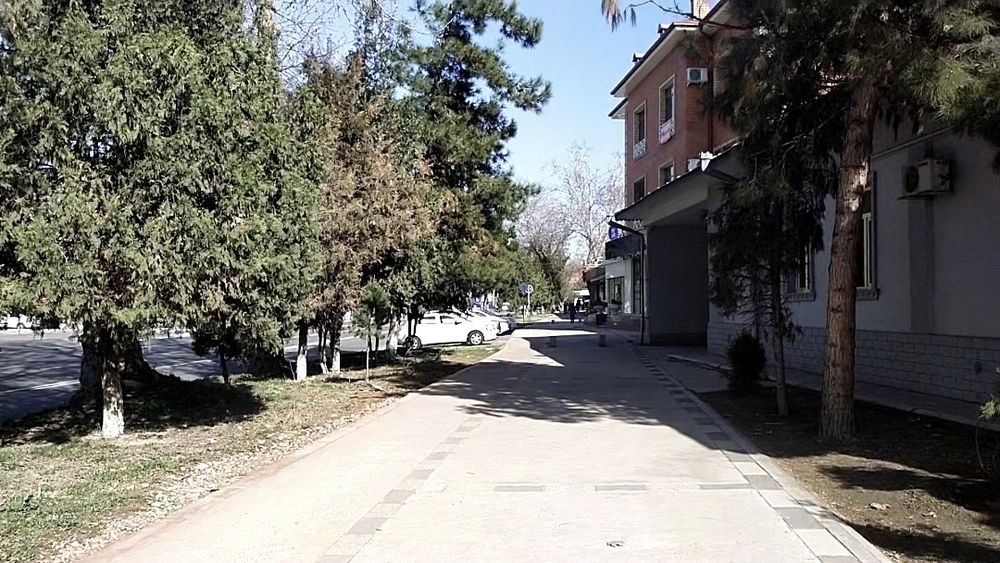 (Срочно) (сена за сотка) 1 линия Юнусабад Проспект Амир Темур шох куча