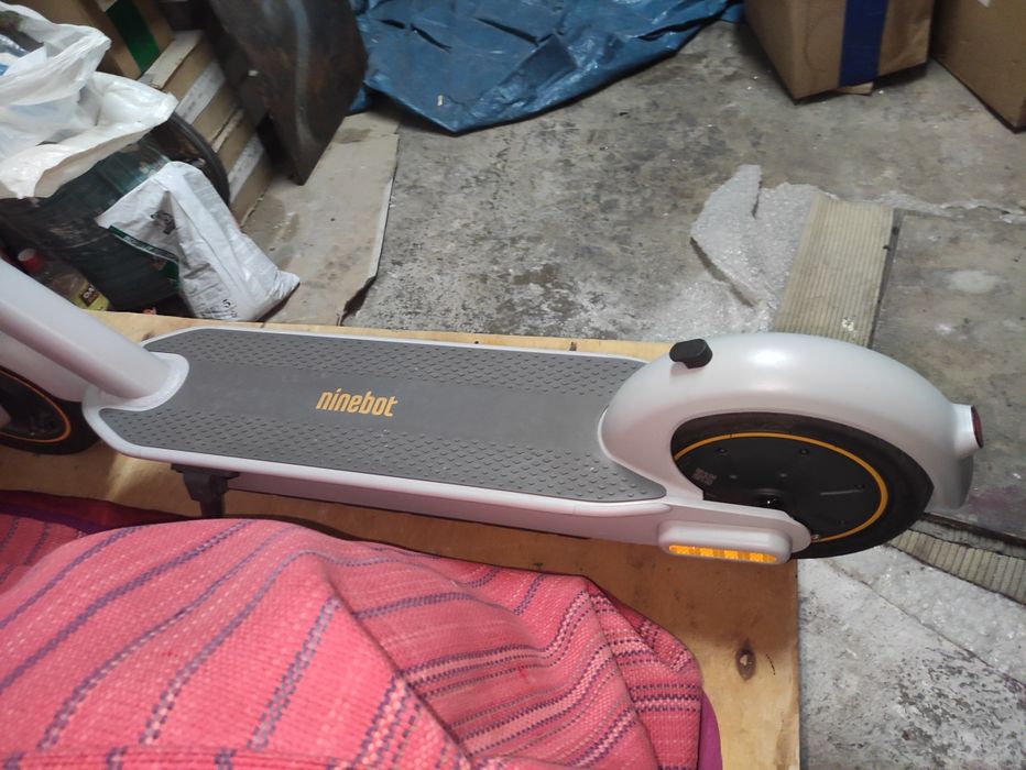 электросамокат Ninebot KickScooter G30L (Silver Gray)
