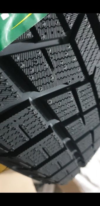 Зимние шины 225/60/R18