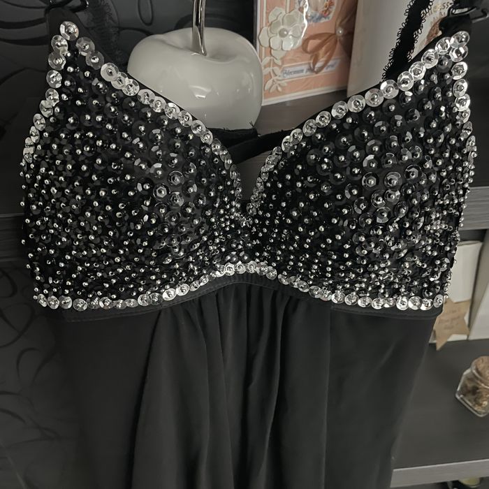 рокля черна, цветна, дантела, бежова с паети