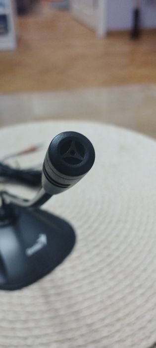 Микрофон Genius за компютър