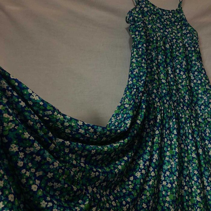 Rochie midi cu flori (Pull&Bear)