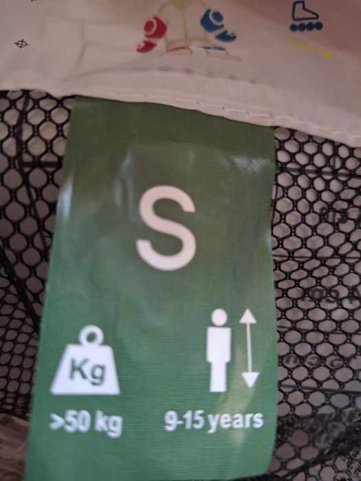 Каска с пълен комплект аксесоари